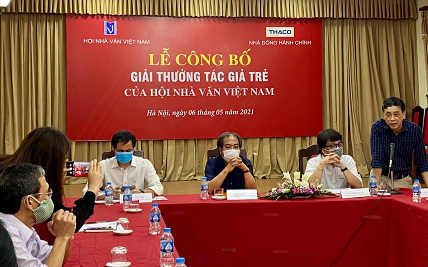Ban Chấp hành Hội Nhà văn Việt Nam công bố Giải thưởng Tác giả Trẻ. Ảnh: Báo Nhân Dân.